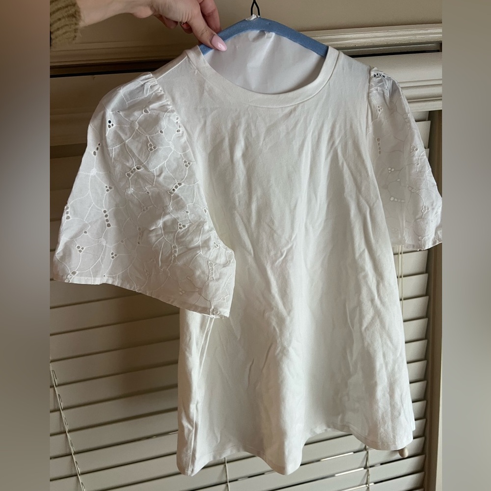 NWT a new day White Eyelet Puff Sleeve Tee